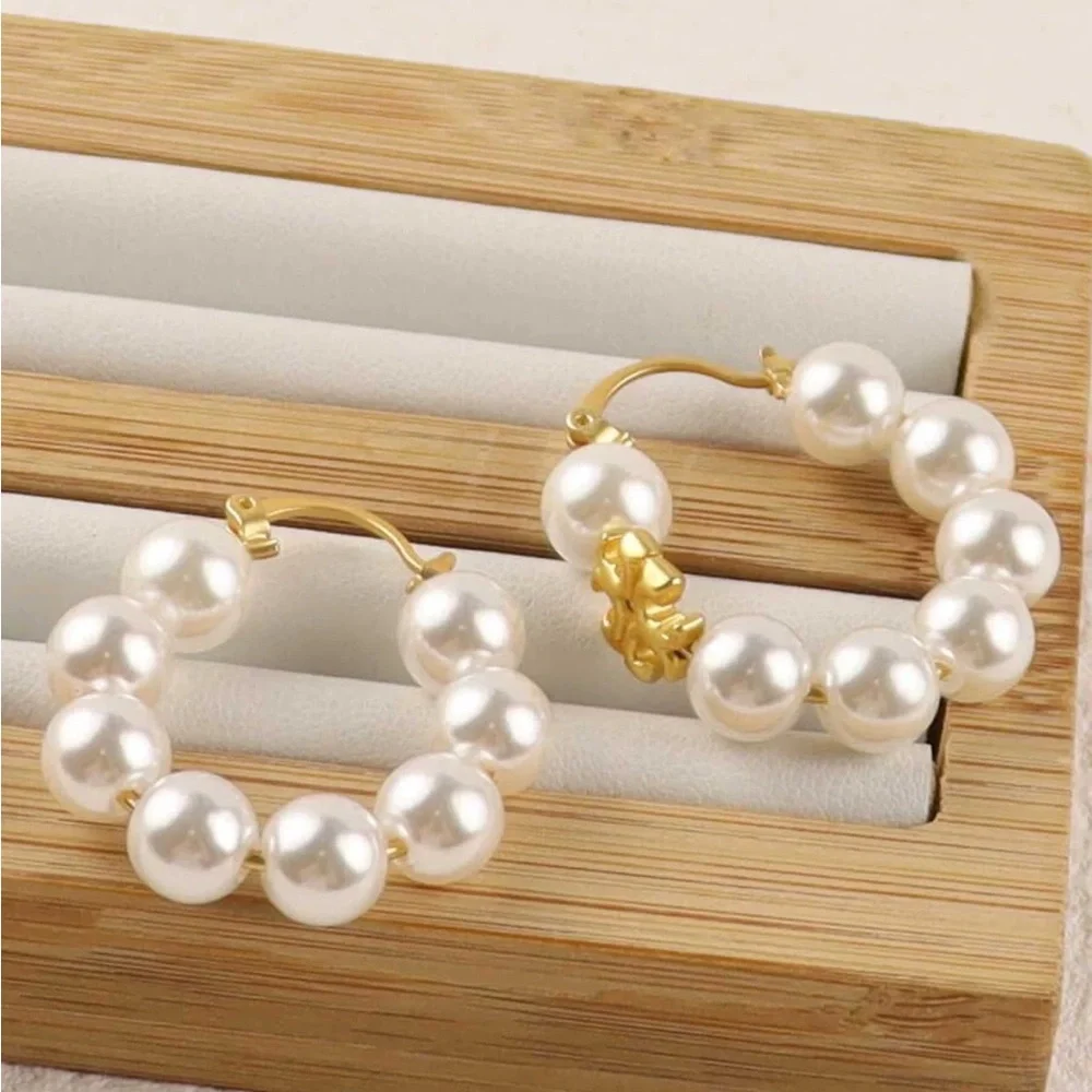 NWT Tory Burch Eleanor Kira Pearl Hoop Earrings - Picture 4 of 10